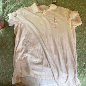 Men’s white collared short sleeve shirt